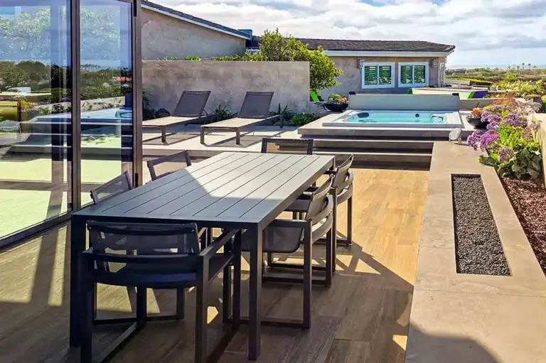Monarch Hot tub spa
